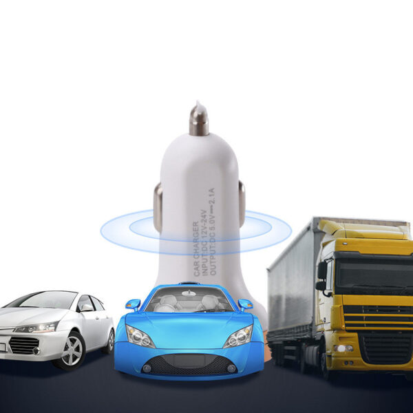 New Digital Display 2.1A Multi-function Car Charger - Image 2